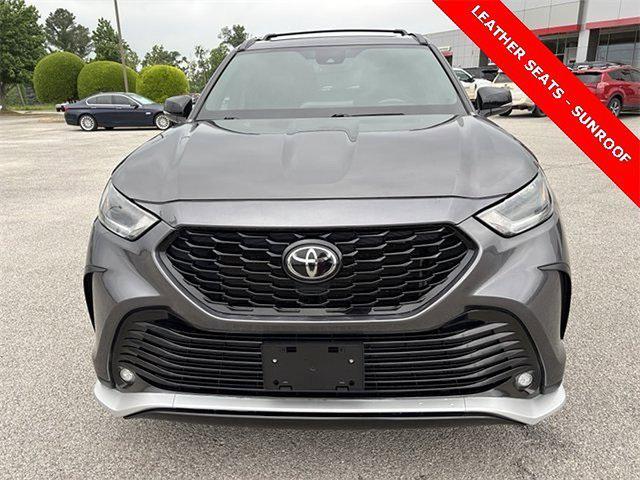 used 2022 Toyota Highlander car, priced at $34,676