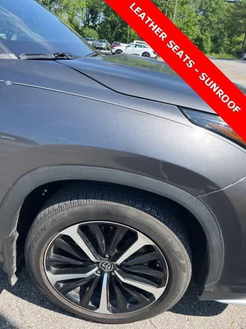 used 2022 Toyota Highlander car, priced at $36,500