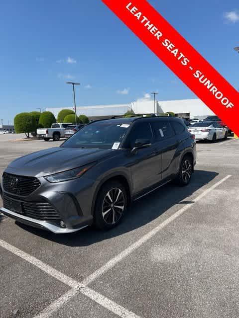 used 2022 Toyota Highlander car, priced at $36,500