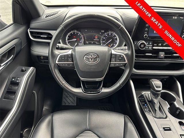 used 2022 Toyota Highlander car, priced at $34,676
