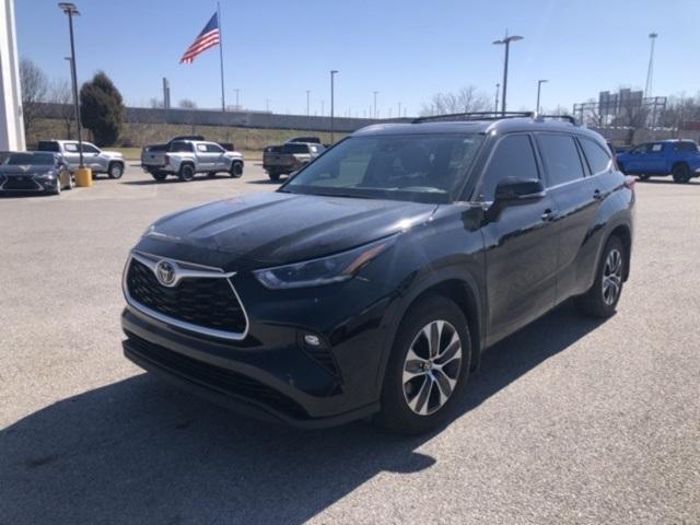 used 2021 Toyota Highlander car