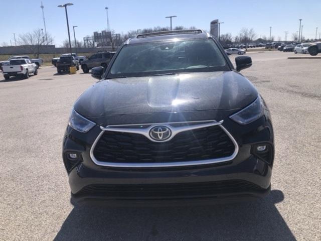 used 2021 Toyota Highlander car