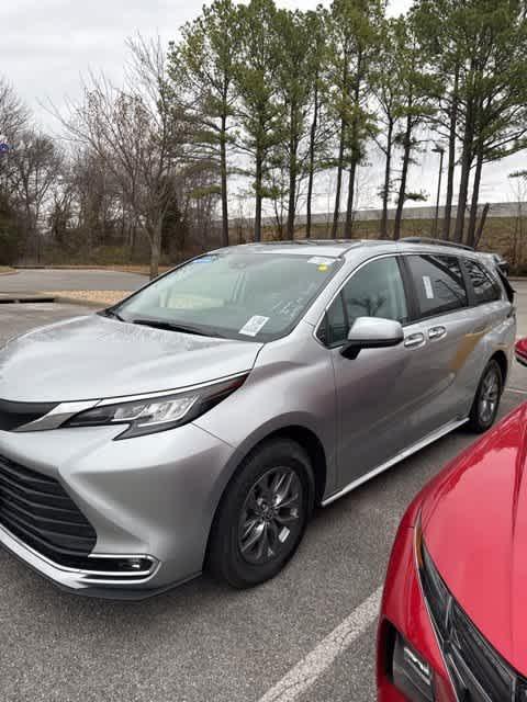 used 2023 Toyota Sienna car, priced at $43,873