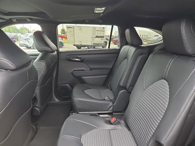 new 2025 Toyota Highlander car, priced at $51,306