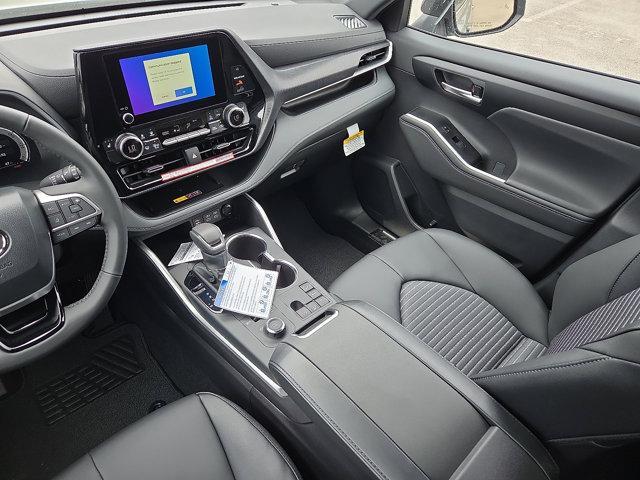 new 2025 Toyota Highlander car, priced at $51,306