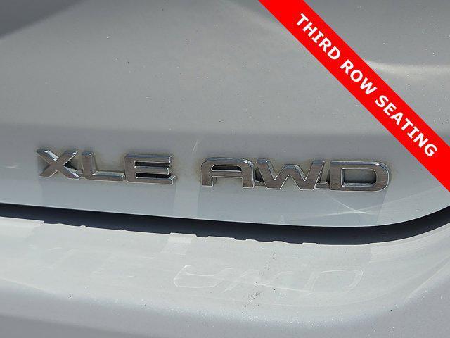 used 2022 Toyota Highlander car, priced at $32,458
