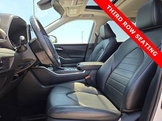 used 2022 Toyota Highlander car, priced at $32,458