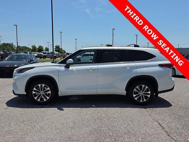 used 2022 Toyota Highlander car, priced at $32,458