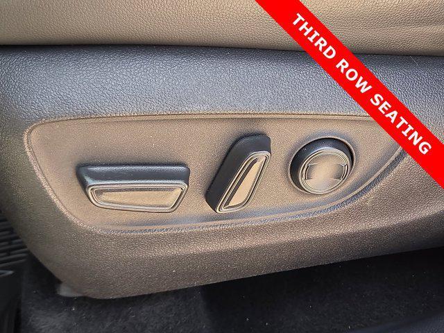 used 2022 Toyota Highlander car, priced at $32,458