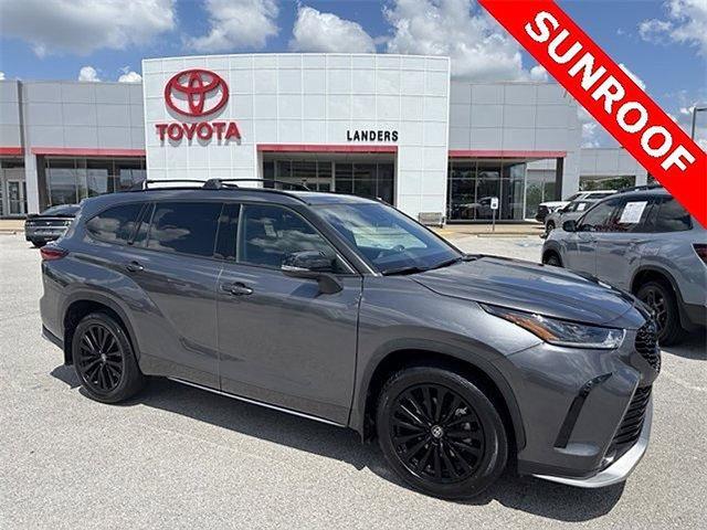 used 2023 Toyota Highlander car, priced at $42,900
