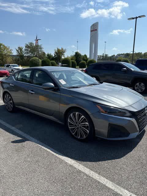 used 2023 Nissan Altima car, priced at $24,671