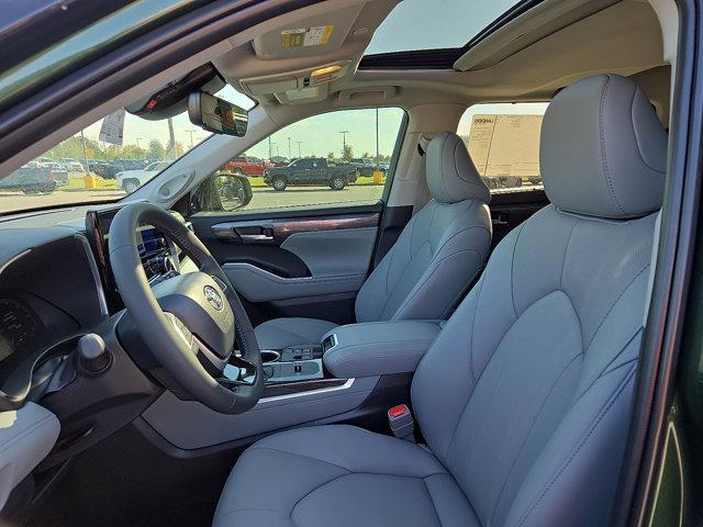 new 2025 Toyota Highlander car, priced at $52,614