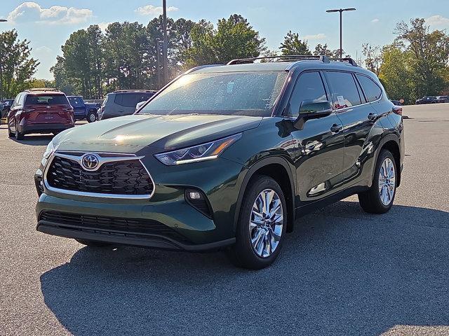 new 2025 Toyota Highlander car, priced at $52,614