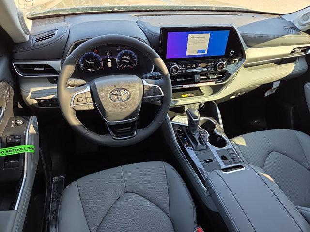 new 2025 Toyota Highlander car, priced at $52,614