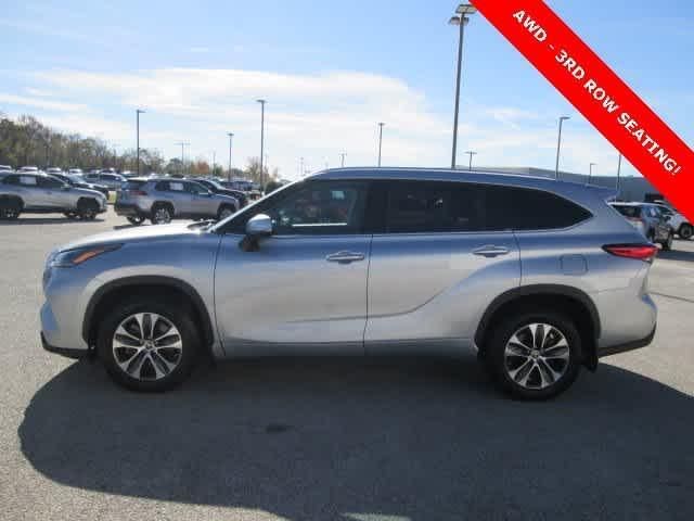 used 2021 Toyota Highlander car, priced at $30,455