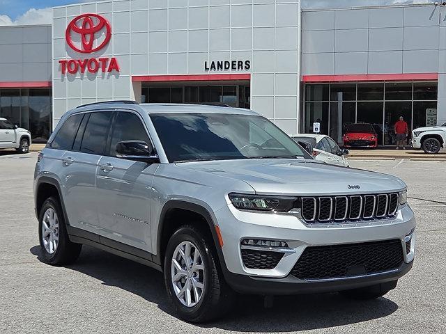 used 2022 Jeep Grand Cherokee car, priced at $34,200