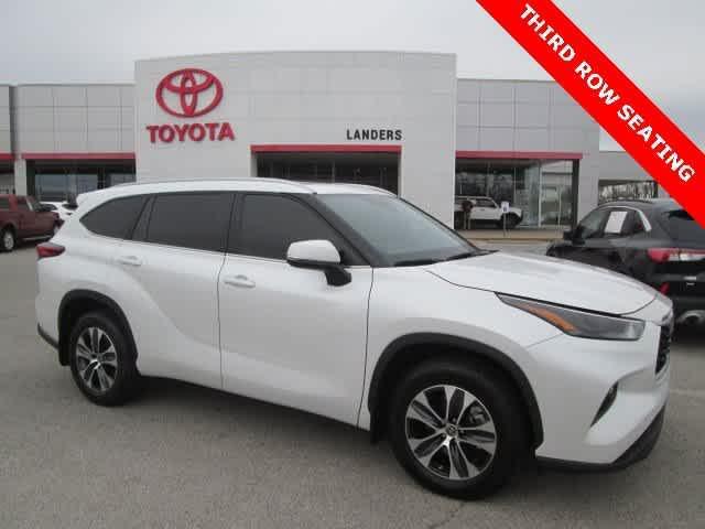 used 2023 Toyota Highlander car, priced at $39,700