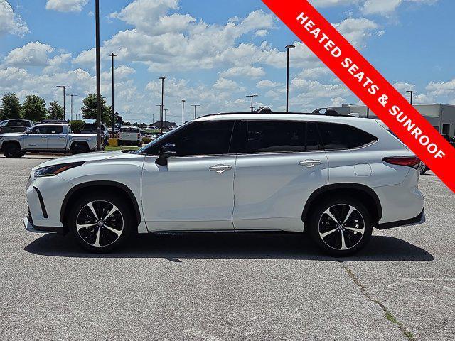 used 2021 Toyota Highlander car, priced at $30,784