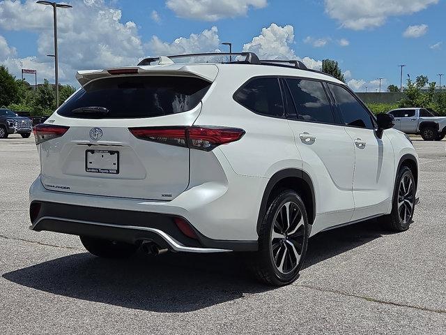 used 2021 Toyota Highlander car, priced at $31,000