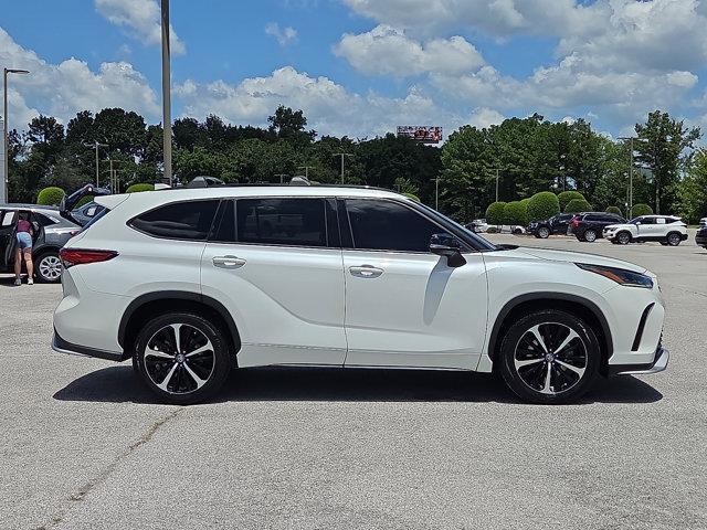 used 2021 Toyota Highlander car, priced at $31,000