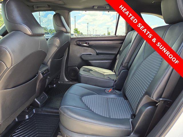used 2021 Toyota Highlander car, priced at $30,784