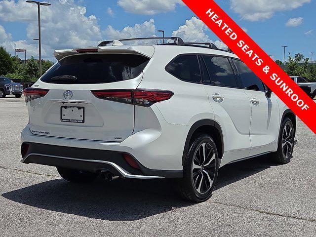 used 2021 Toyota Highlander car, priced at $30,784