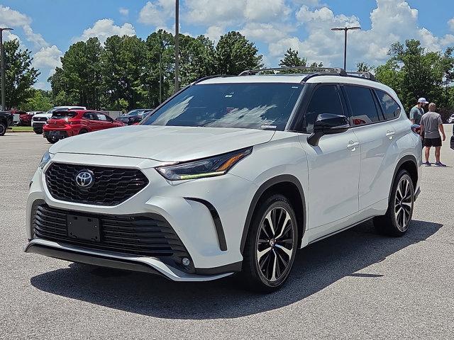 used 2021 Toyota Highlander car, priced at $31,000