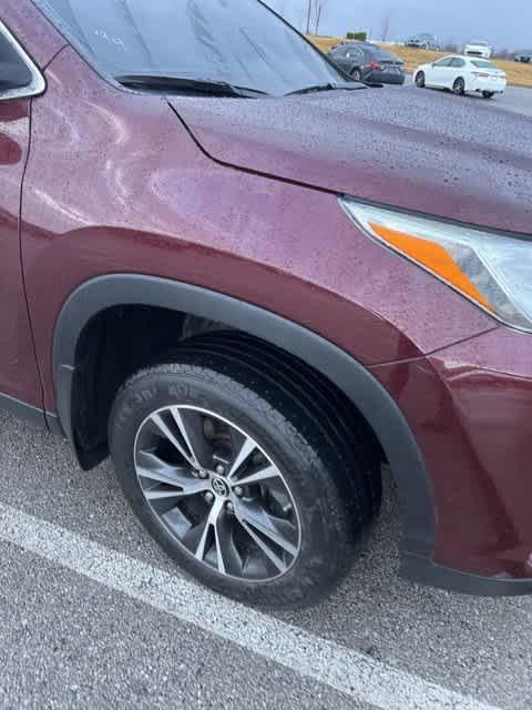 used 2019 Toyota Highlander car, priced at $24,919