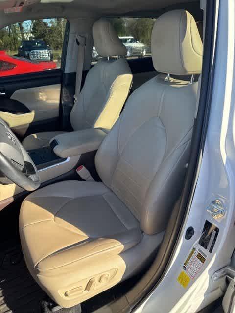 used 2021 Toyota Highlander car, priced at $31,965