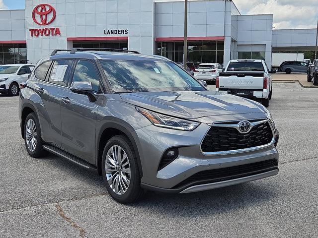 new 2025 Toyota Highlander car, priced at $57,378