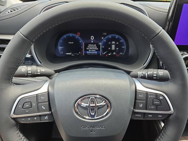 new 2025 Toyota Highlander car, priced at $57,378