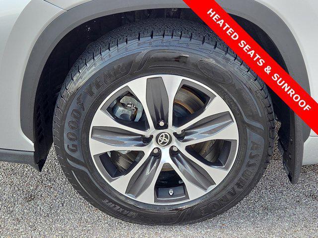 used 2022 Toyota Highlander Hybrid car, priced at $41,000