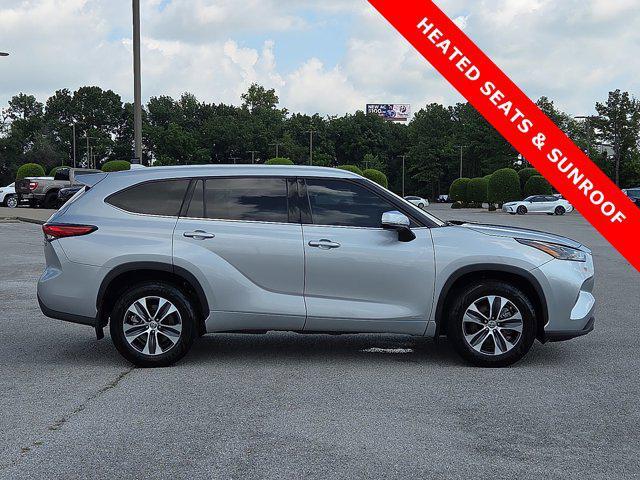used 2022 Toyota Highlander Hybrid car, priced at $41,000