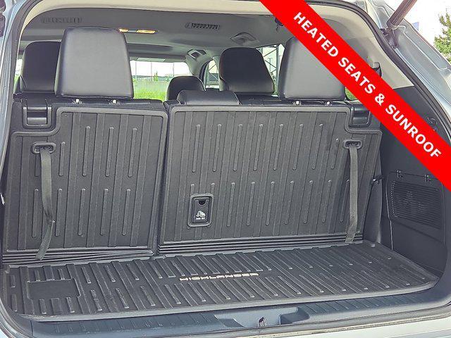 used 2022 Toyota Highlander Hybrid car, priced at $41,000