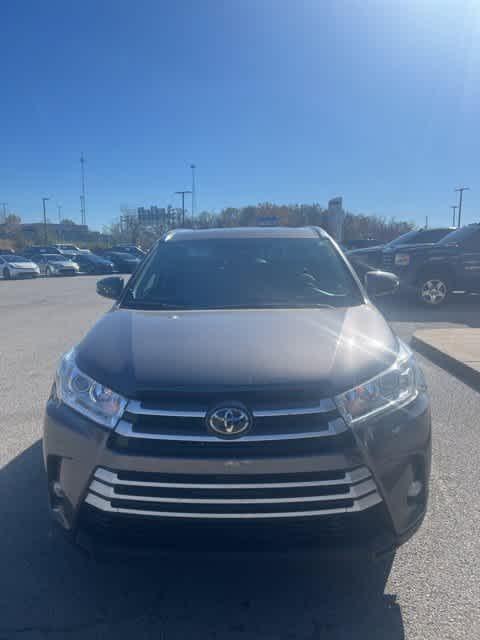 used 2018 Toyota Highlander car, priced at $25,089