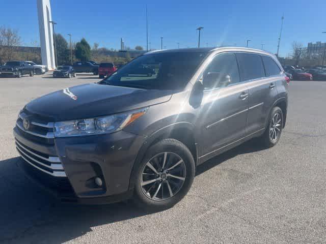 used 2018 Toyota Highlander car, priced at $25,089