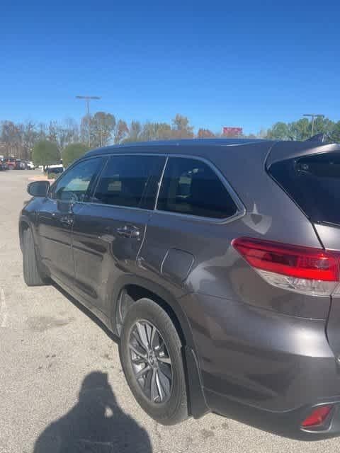 used 2018 Toyota Highlander car, priced at $25,089