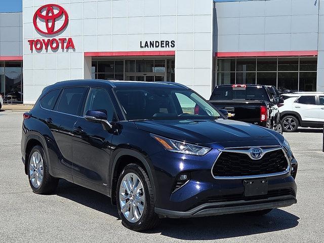used 2023 Toyota Highlander Hybrid car, priced at $45,995