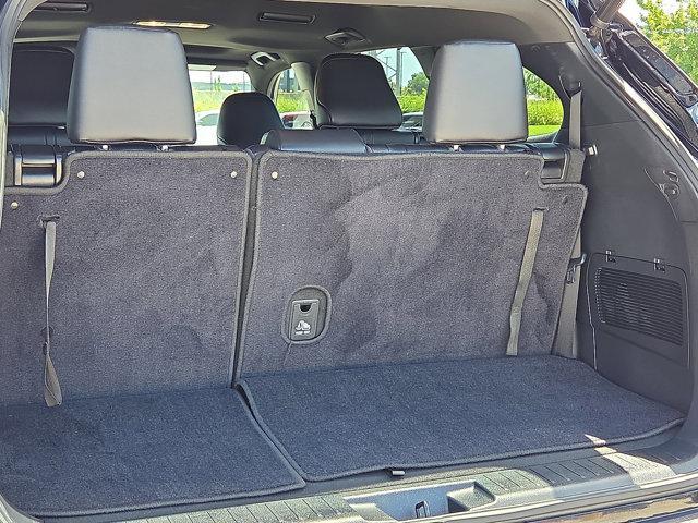 used 2022 Toyota Highlander car, priced at $33,648