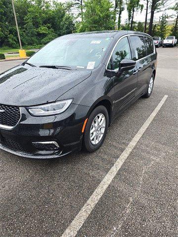 used 2023 Chrysler Pacifica car, priced at $27,930