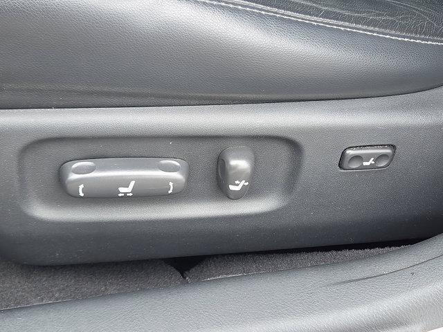 used 2005 Toyota Avalon car, priced at $9,998