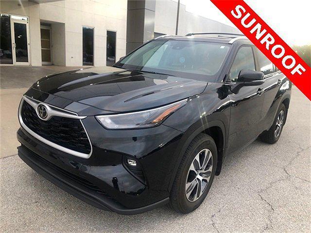 used 2023 Toyota Highlander car, priced at $44,132