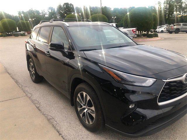used 2023 Toyota Highlander car, priced at $44,132