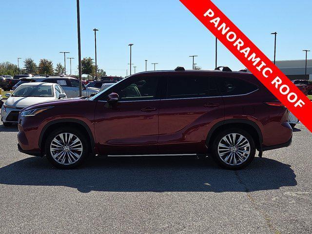 used 2022 Toyota Highlander Hybrid car, priced at $39,784