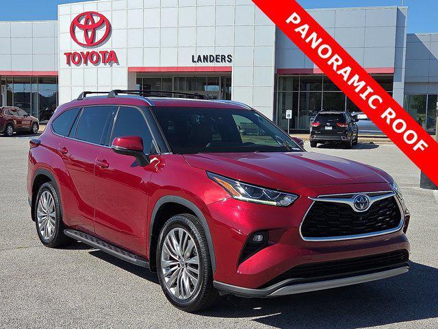 used 2022 Toyota Highlander Hybrid car, priced at $39,784