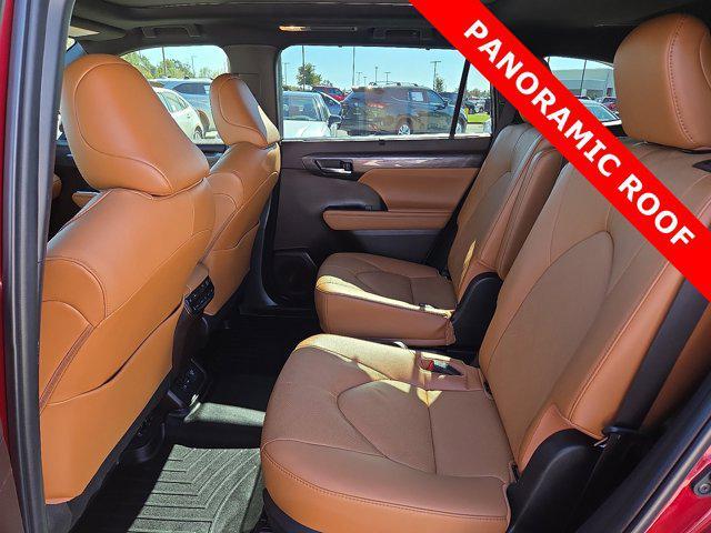 used 2022 Toyota Highlander Hybrid car, priced at $39,784