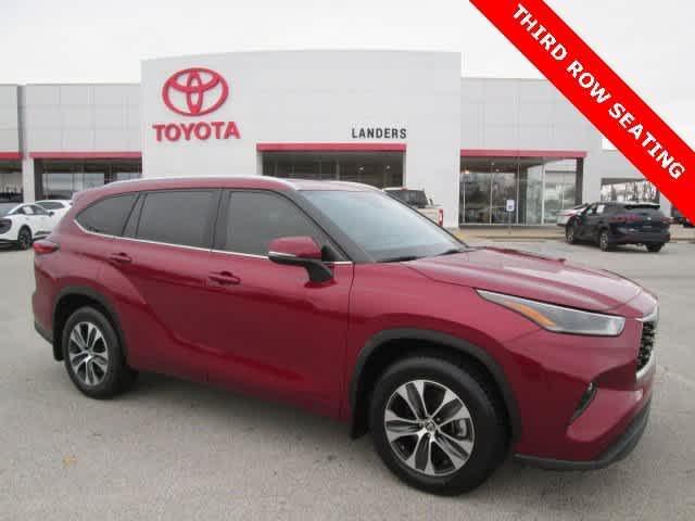 used 2021 Toyota Highlander car, priced at $36,500