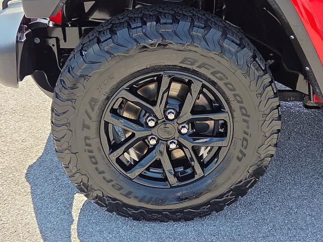 used 2023 Jeep Gladiator car, priced at $34,322