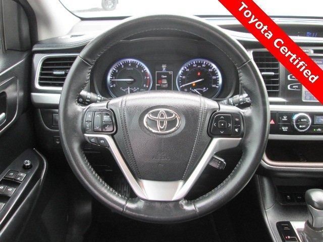 used 2015 Toyota Highlander car, priced at $19,566