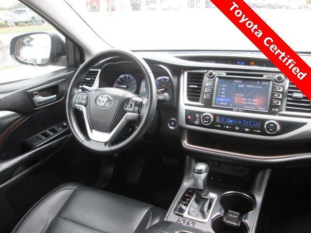 used 2015 Toyota Highlander car, priced at $19,566